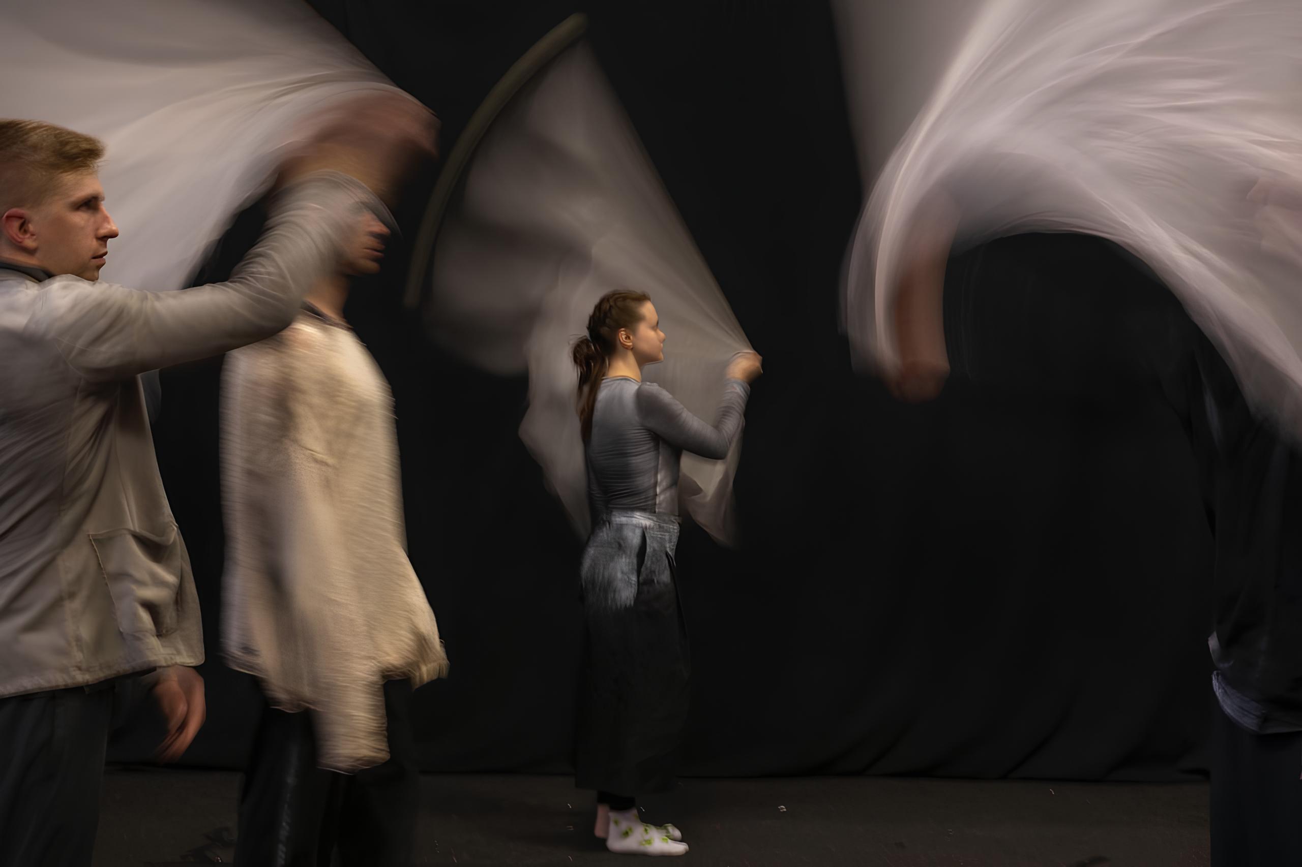 Upsala Circus: Suitcases